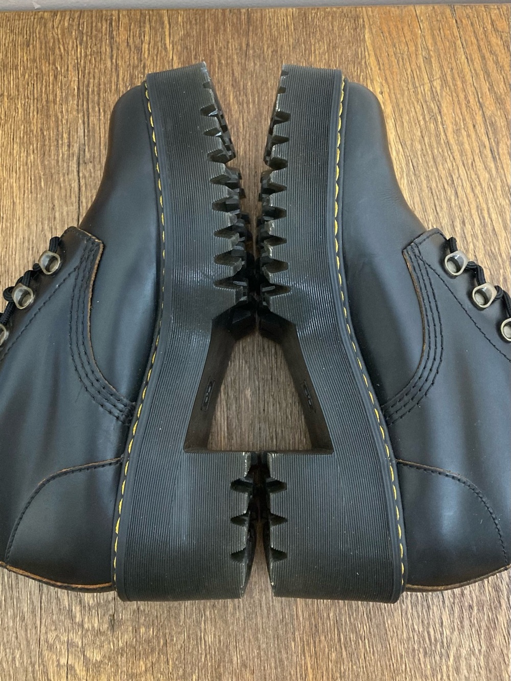 Dr Martens Leona Smooth Black Leather Platform Boots Women’s Size 8 - Picture 7 of 12